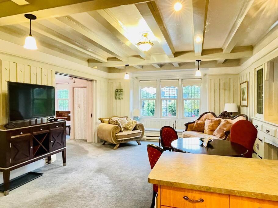Parlor Suite In Heritage Manor, Fairfield, Near Dt Victoria Dış mekan fotoğraf