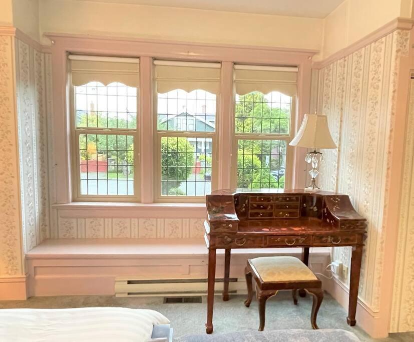Parlor Suite In Heritage Manor, Fairfield, Near Dt Victoria Dış mekan fotoğraf